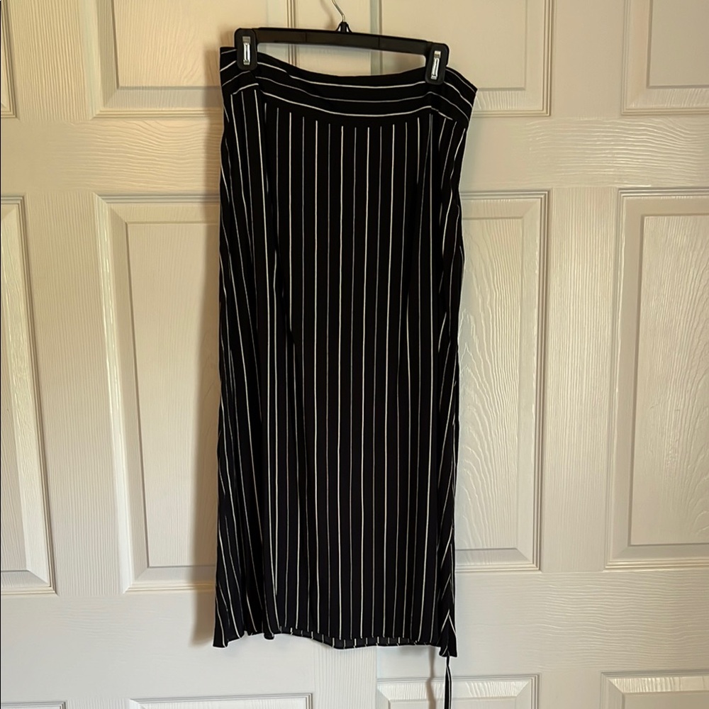 LOFT Black and White Ribbed Pencil Midi Skirt